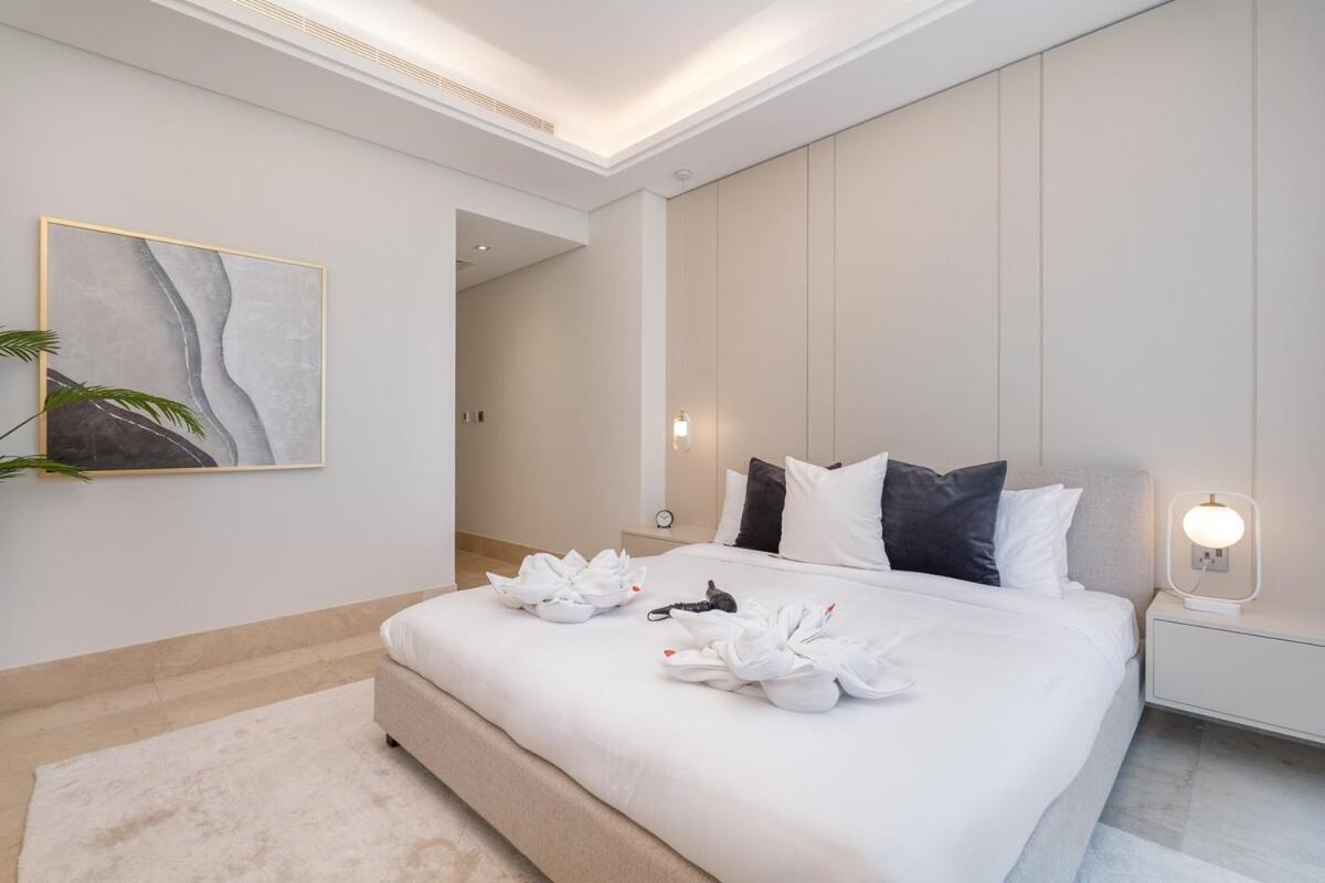 Relaxing 3br In Palm Jumeirah With Views Dubai