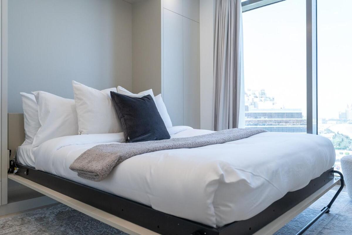 Relaxing 3br In Palm Jumeirah With Views Apartment *