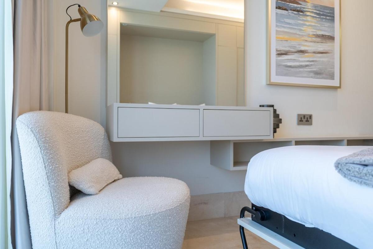 Apartment Relaxing 3br In Palm Jumeirah With Views Dubai