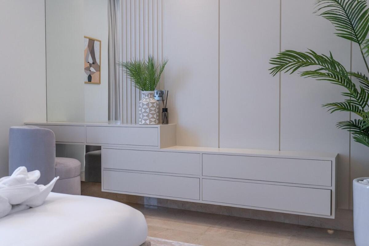 Relaxing 3br In Palm Jumeirah With Views Dubai