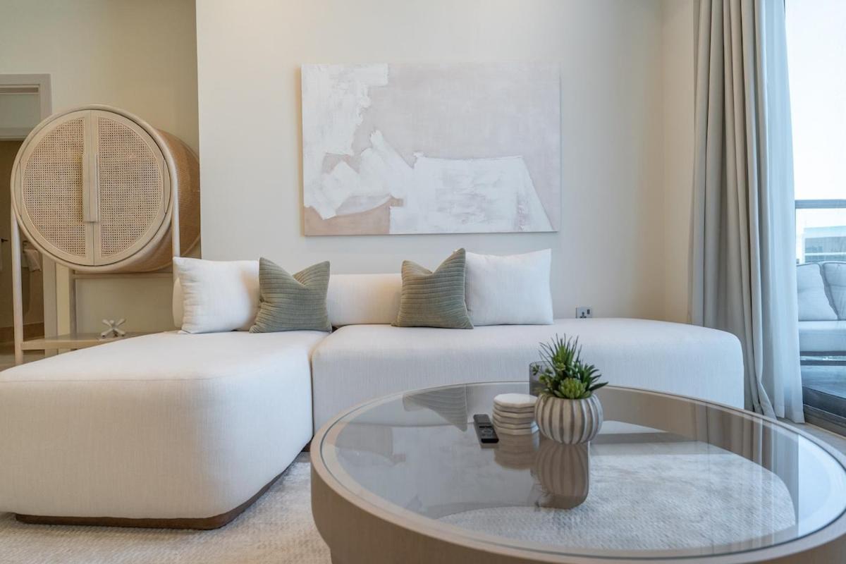 Relaxing 3br In Palm Jumeirah With Views Apartment